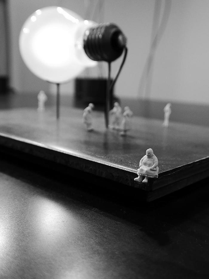 INGO MAURER lampe de table I RICCHI POVERI MONUMENT FOR A BULB