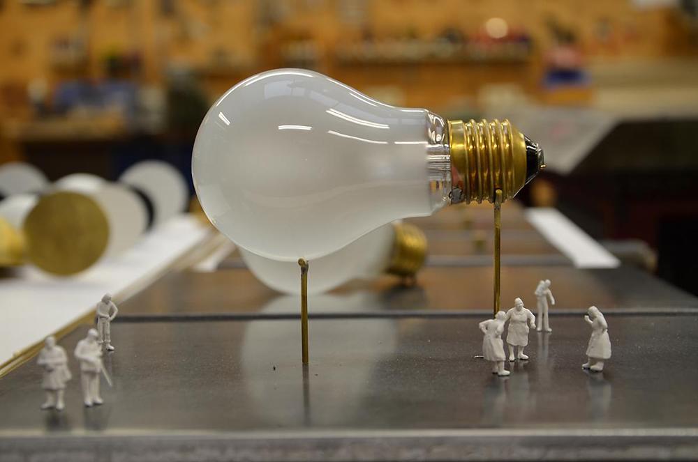 INGO MAURER lampe de table I RICCHI POVERI MONUMENT FOR A BULB