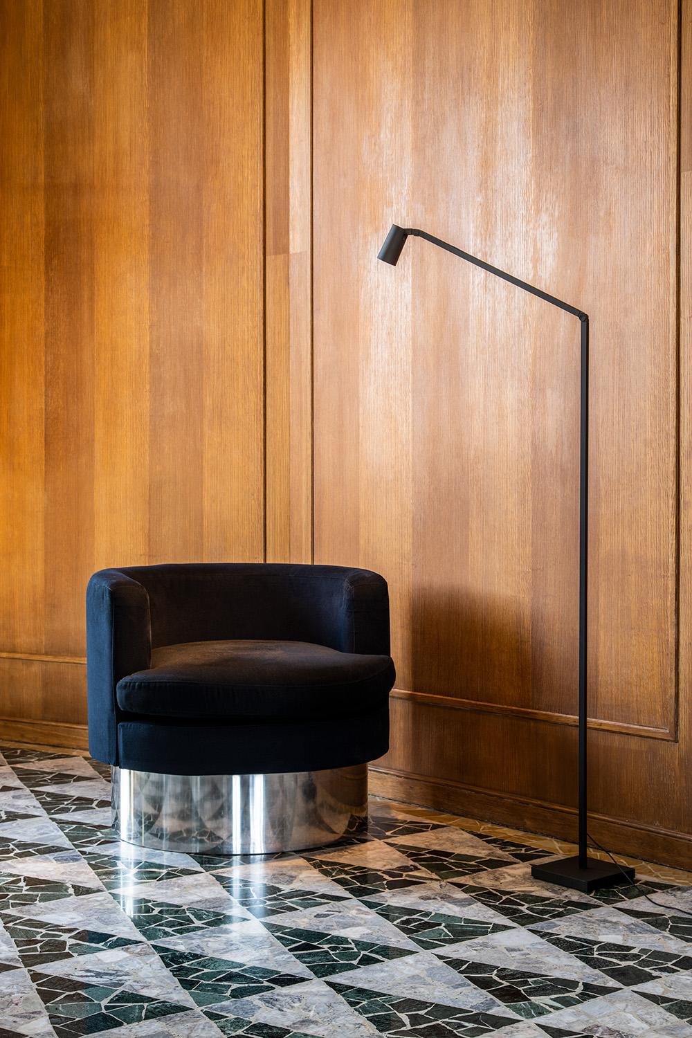 NEMO lampada da terra UNTITLED READING