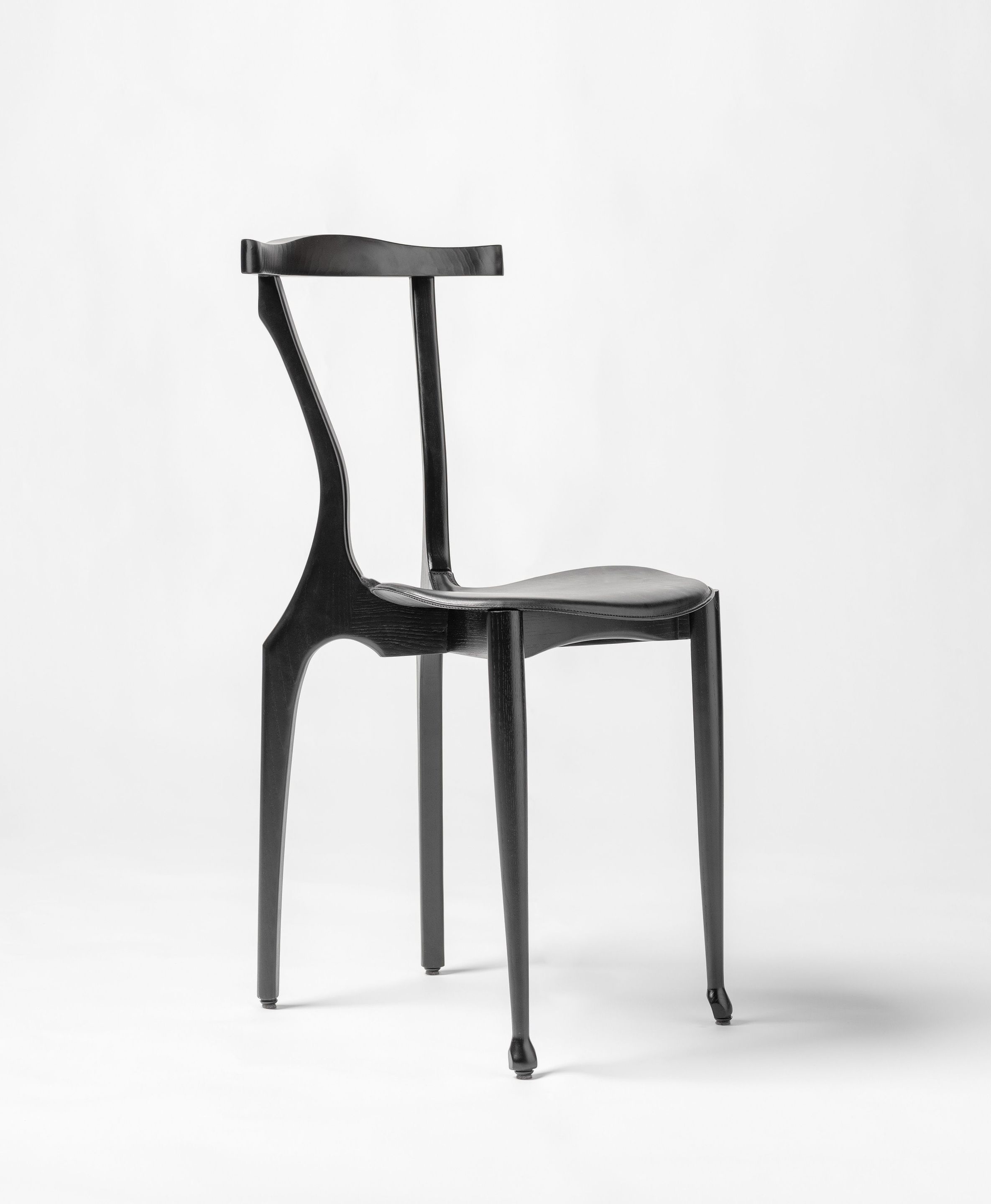 BD BARCELONA DESIGN chair GAULINETTA Black C13 natural cushion Varnished ash and leather MyAreaDesign