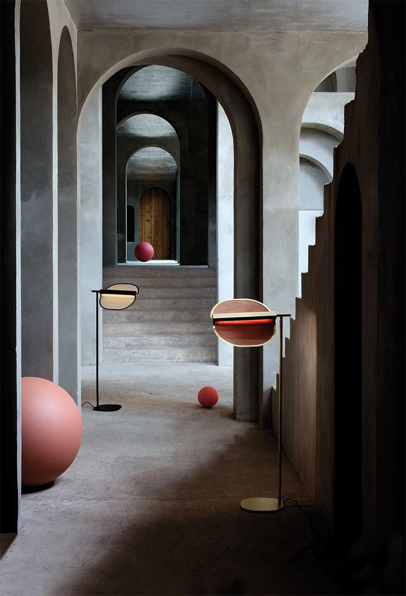 LZF LUZIFER lampada da terra OMMA 1 LEAF 2700K, struttura nera