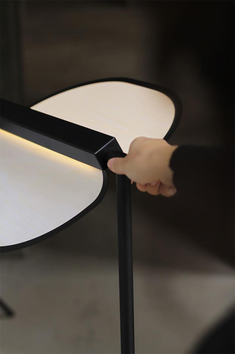 LZF LUZIFER lampada da terra OMMA 1 LEAF 4000K, struttura nera
