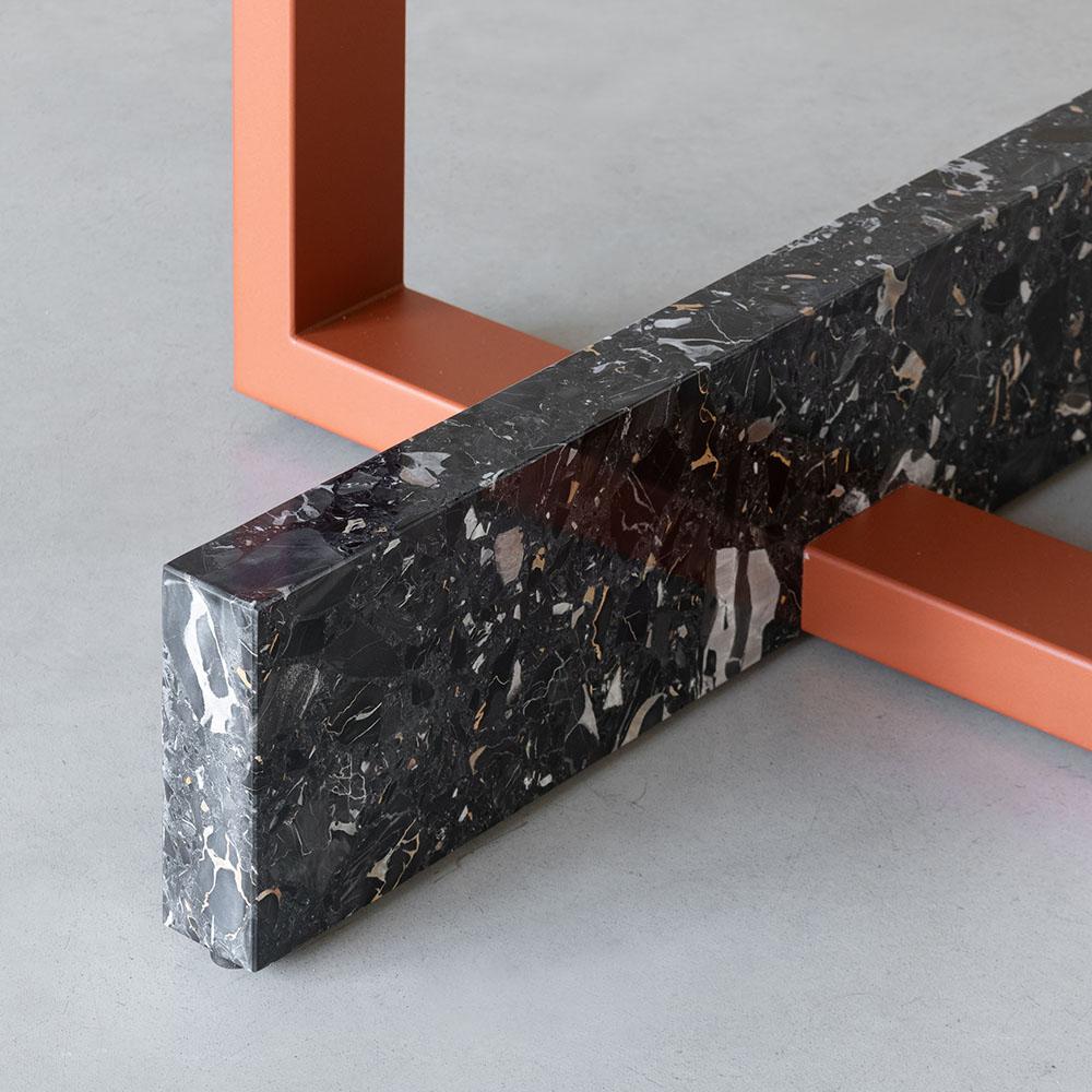 MAGIS extensible round table Pied-à-terre