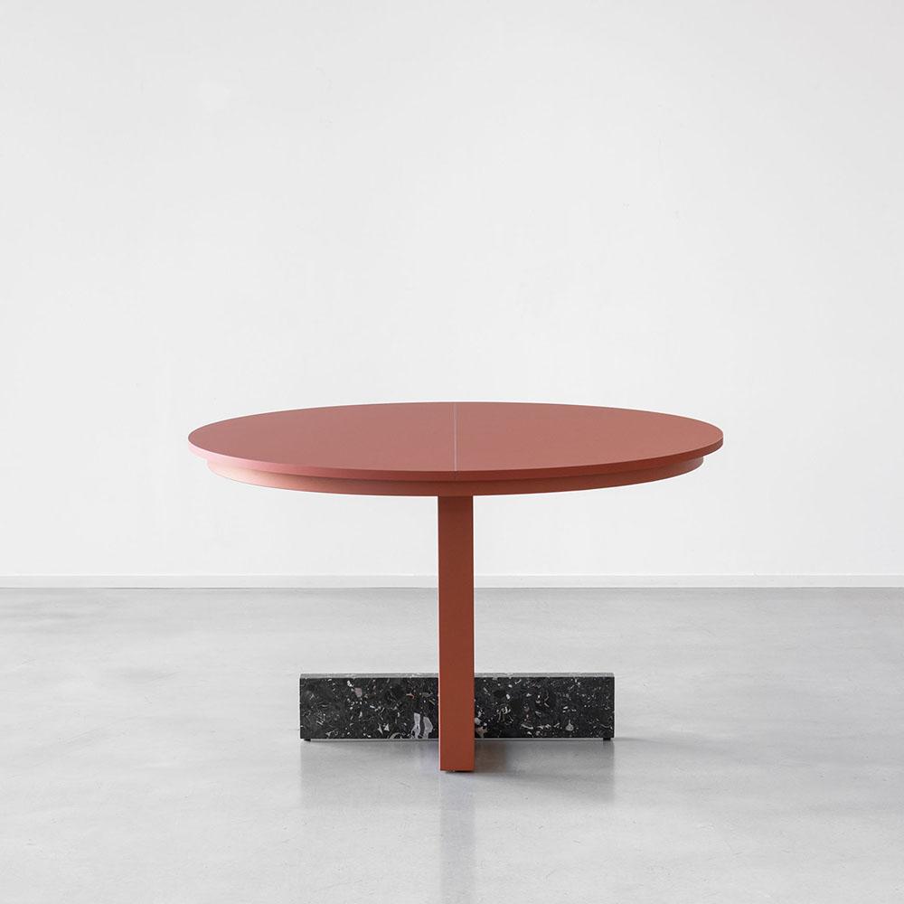 MAGIS extensible round table Pied-à-terre