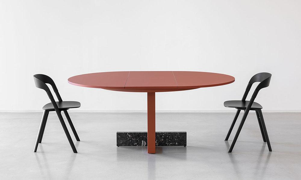 MAGIS extensible round table Pied-à-terre