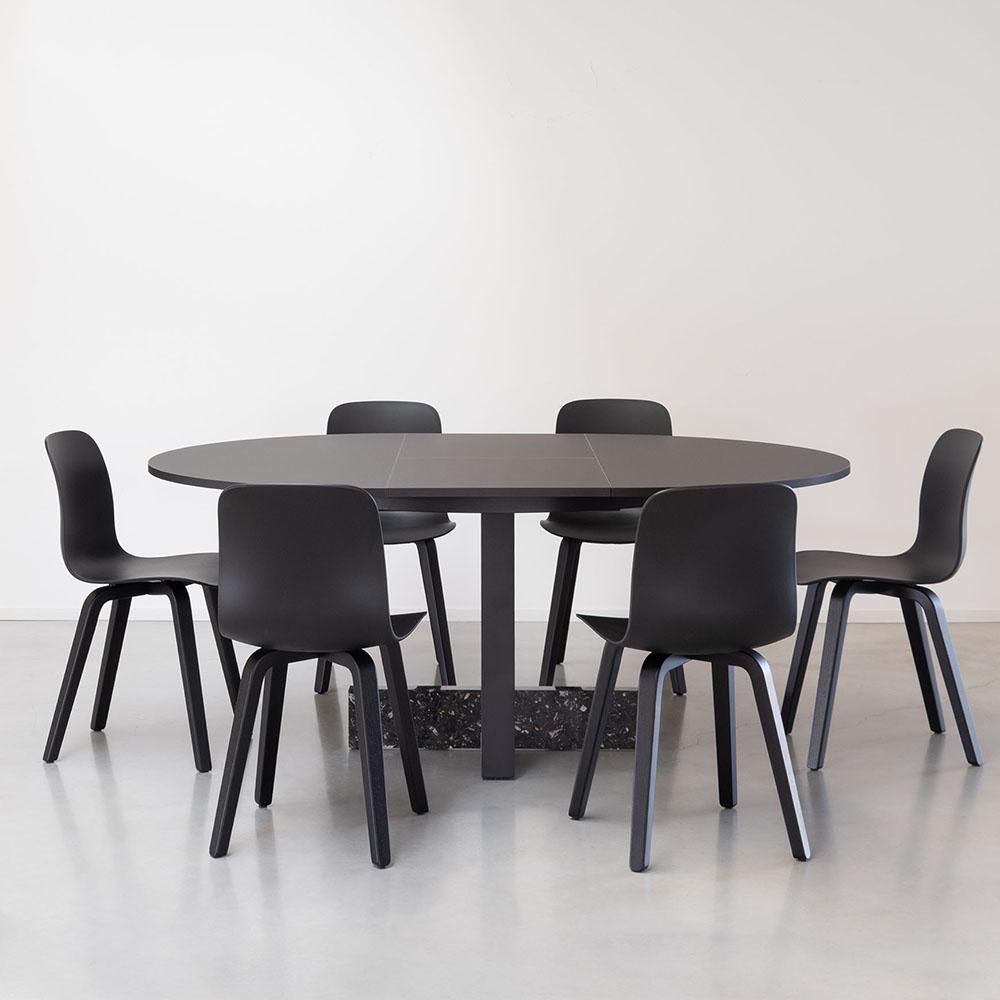 MAGIS extensible round table Pied-à-terre