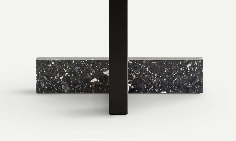 MAGIS extensible round table Pied-à-terre